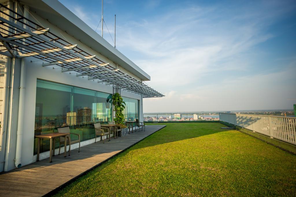 Bellevue Serviced Apartments Phnom Penh Esterno foto