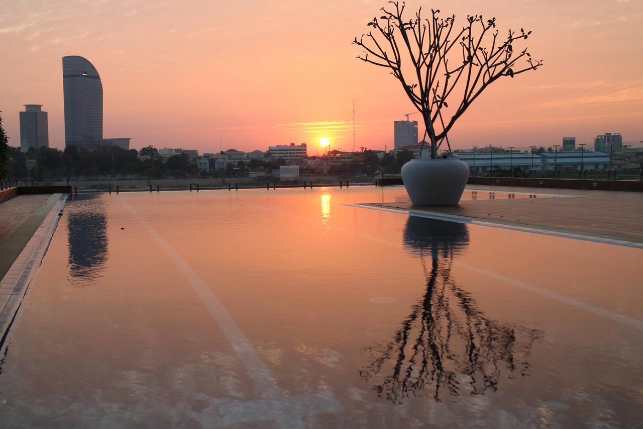 Bellevue Serviced Apartments Phnom Penh Esterno foto