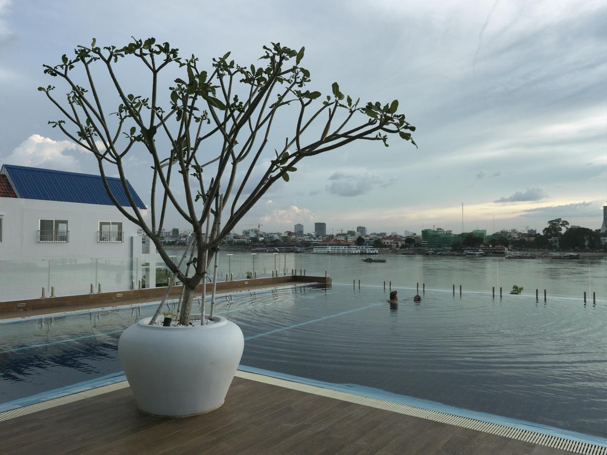 Bellevue Serviced Apartments Phnom Penh Esterno foto