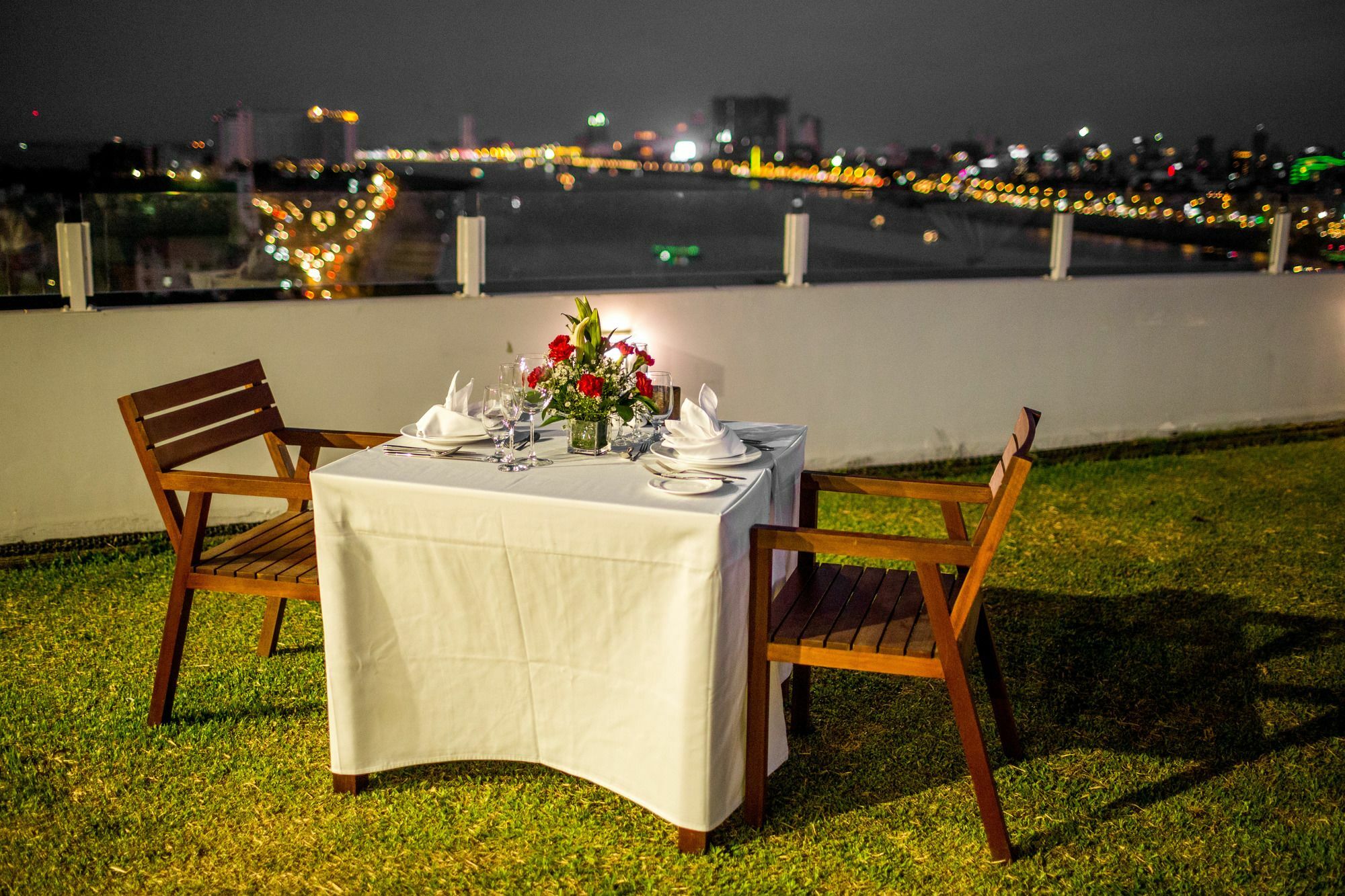 Bellevue Serviced Apartments Phnom Penh Esterno foto